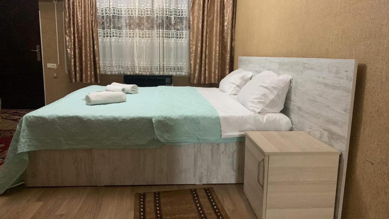 Hostel Saba Kutaisi Exteriör bild